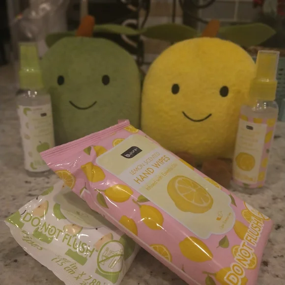 Frankford Lemon & Lime Main Squeeze Plush & Hand Sanitizer Set - Picture 6 of 8